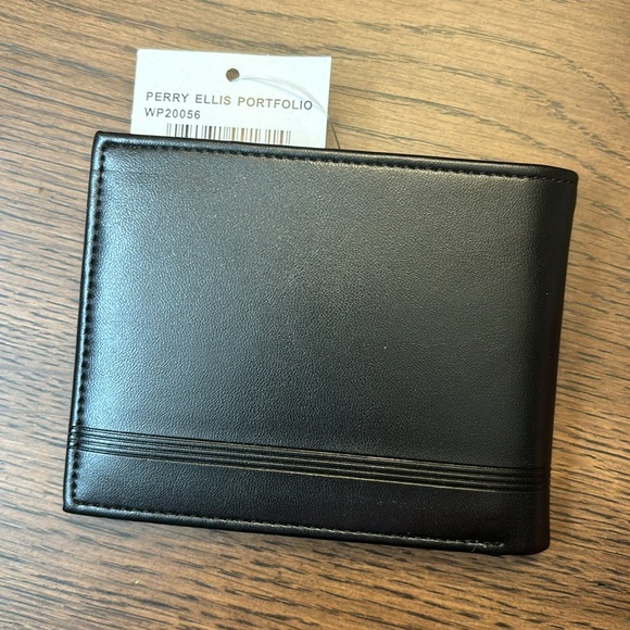 Perry Ellis wallet NWT - Picture 8 of 9